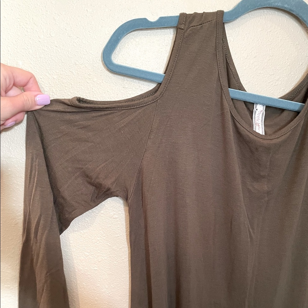 Apple Latte Cold Shoulder Long Sleeve